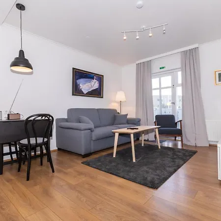 Central Apartment With Two Bedrooms And Balcony- Strandgata 9 Akureyri Exterior photo