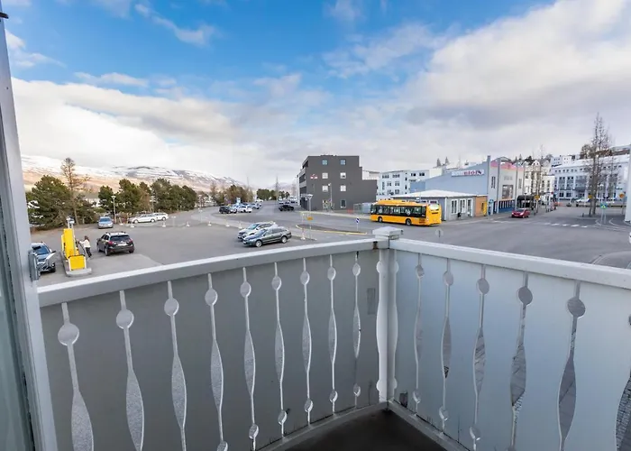 Central Apartment With Two Bedrooms And Balcony- Strandgata 9