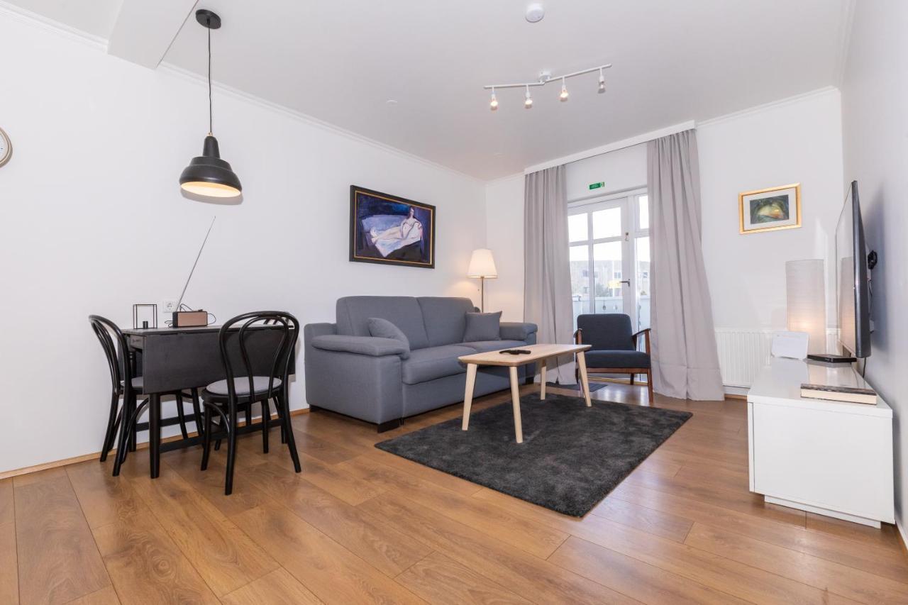 With Two Bedrooms And Balcony- Strandgata 9 Akureyri